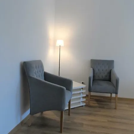 Dmowskiego - Kepa Mieszczanska アパート *